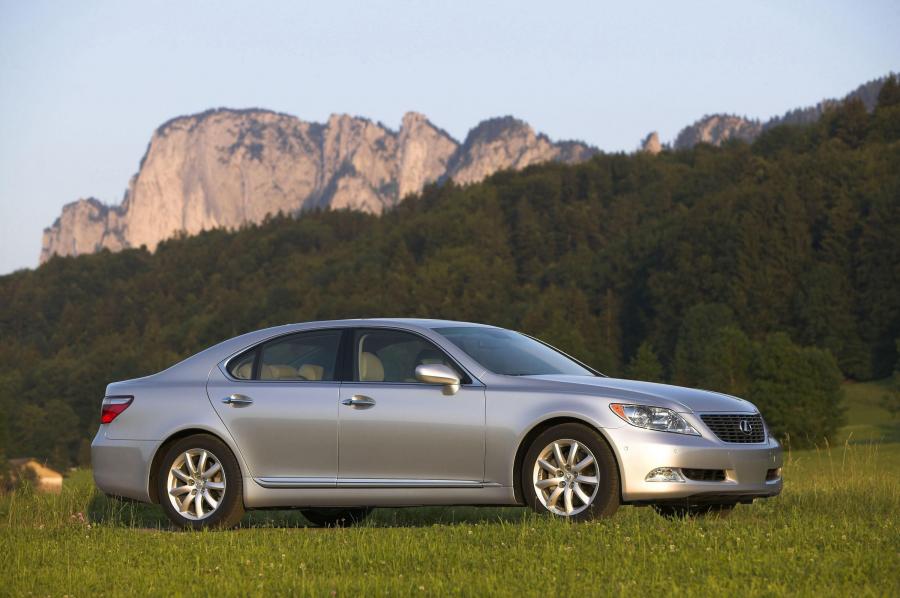  Lexus LS460 2009 года  (фото 5 из 23)